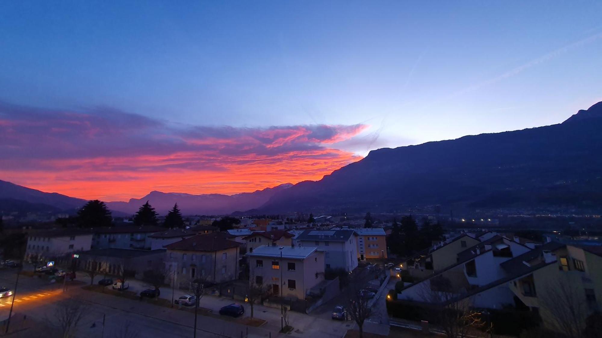 Appartamento Vista Mozzafiato Sulle Alpi Rovereto  Esterno foto